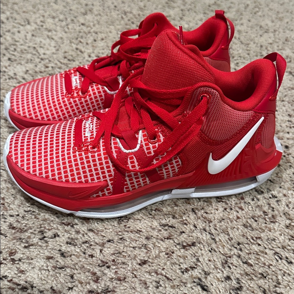 MEN'S NIKE LEBRON WITNESS VII BASKETBALL SHOES